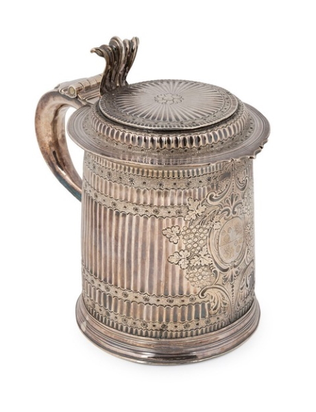Lot 1 in the auction of 154 lots is a Queen Anne sterling silver covered tankard made by John Gibbons of London, circa 1702, with a $2,500-$3,500 catalogue estimate.