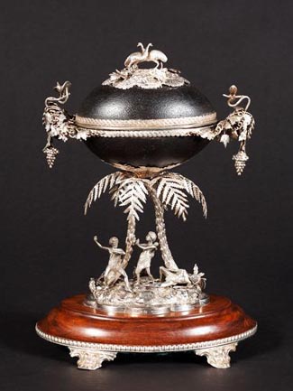 The Vizard Foundation Collection is the most impressive offering of Australian precious metalwork to come onto the market in living memory, with 198 lots ranging from jewellery to larger items of hollow ware and presentation pieces